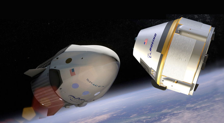 Crew Dragon de SpaceX à gauche. CST-100 Starliner de Boeing sur la droite. © SpaceX